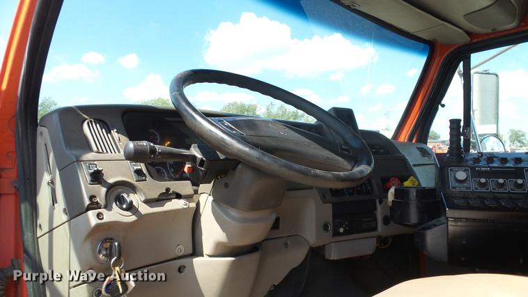 image for item DE7256 2003 Sterling LT7501 dump truck