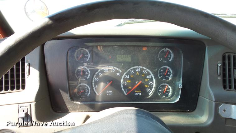 image for item DE7256 2003 Sterling LT7501 dump truck