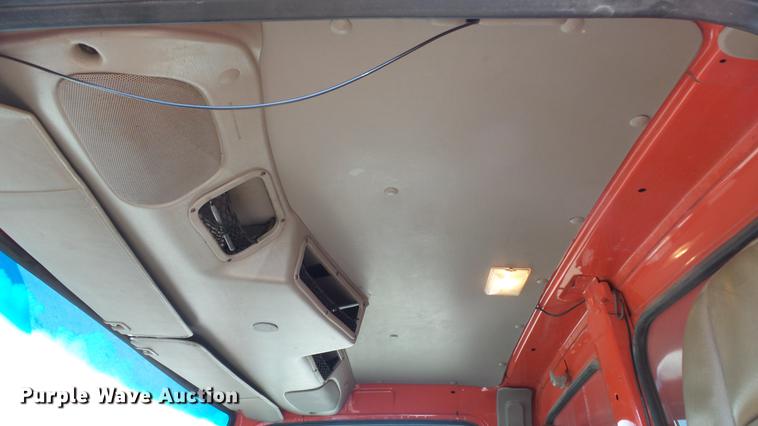 image for item DE7256 2003 Sterling LT7501 dump truck