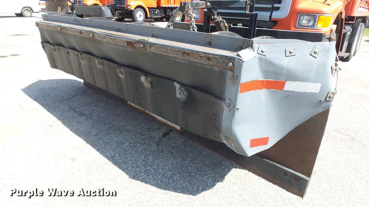 image for item DE7256 2003 Sterling LT7501 dump truck