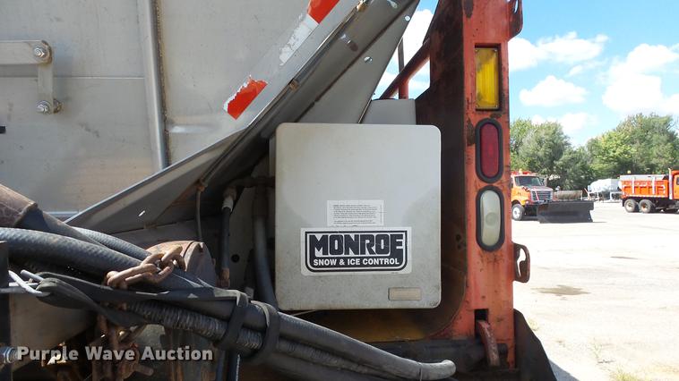 image for item DE7256 2003 Sterling LT7501 dump truck