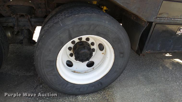 image for item DE7256 2003 Sterling LT7501 dump truck