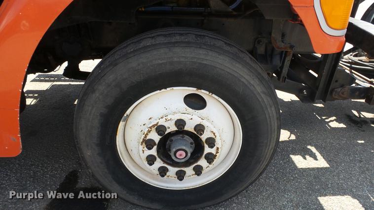 image for item DE7256 2003 Sterling LT7501 dump truck