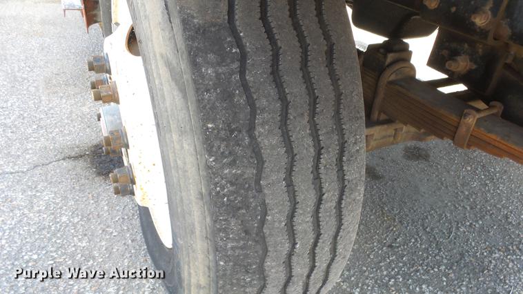 image for item DE7256 2003 Sterling LT7501 dump truck