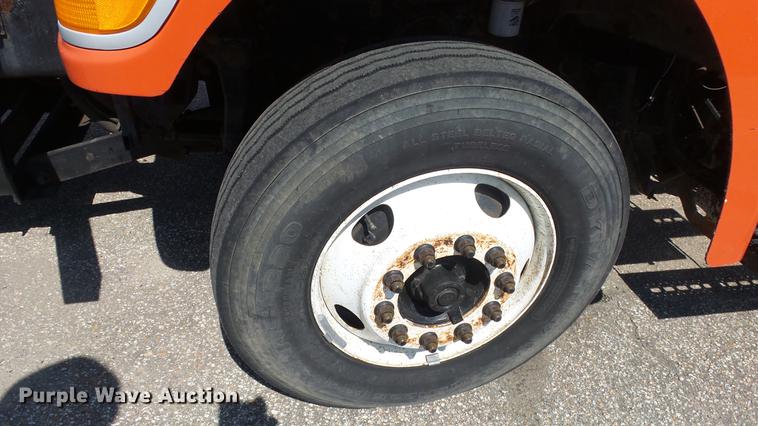 image for item DE7256 2003 Sterling LT7501 dump truck