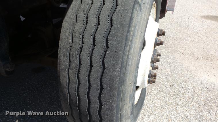 image for item DE7256 2003 Sterling LT7501 dump truck