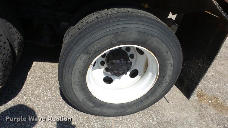 image for item DE7256 2003 Sterling LT7501 dump truck