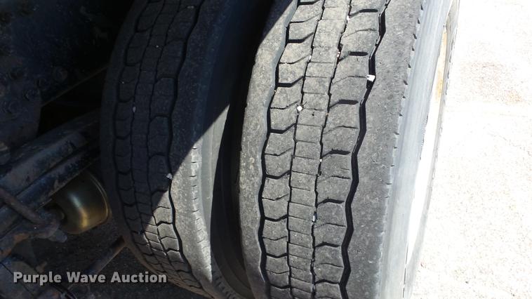 image for item DE7256 2003 Sterling LT7501 dump truck