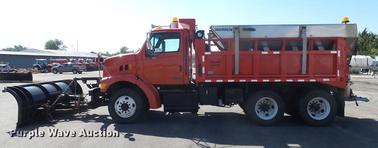 image for item DE7257 2001 Sterling LT7501 dump truck