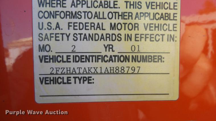 image for item DE7257 2001 Sterling LT7501 dump truck