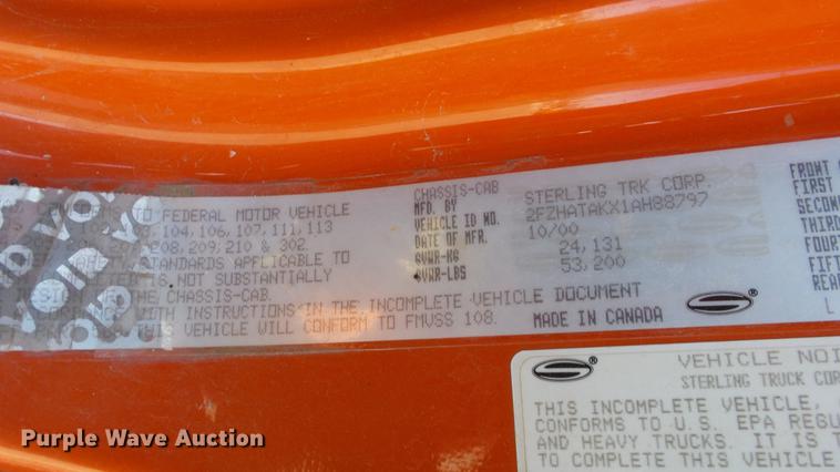 image for item DE7257 2001 Sterling LT7501 dump truck