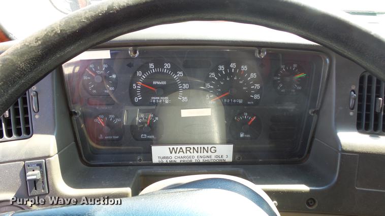 image for item DE7257 2001 Sterling LT7501 dump truck