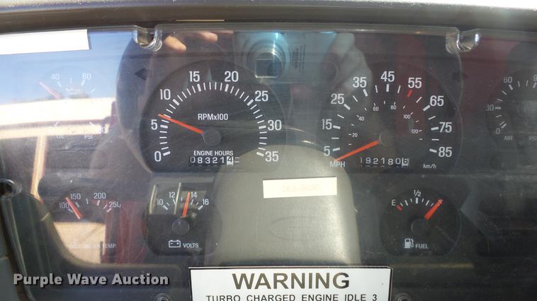 image for item DE7257 2001 Sterling LT7501 dump truck