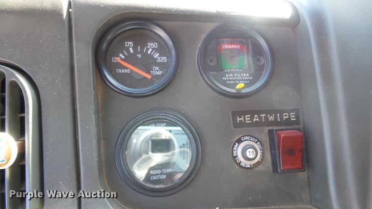 image for item DE7257 2001 Sterling LT7501 dump truck