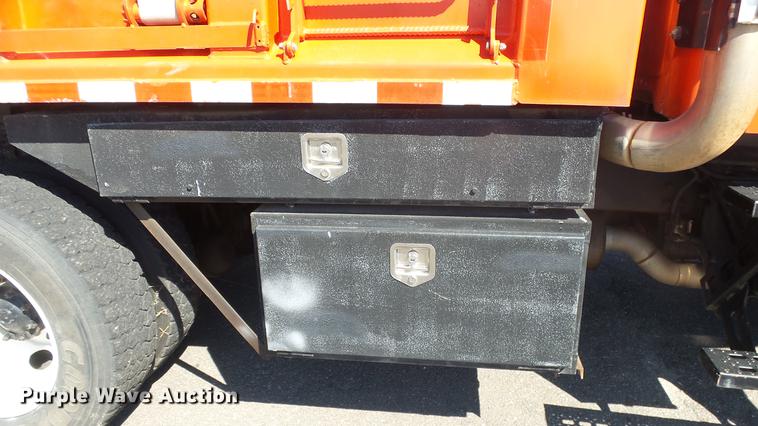 image for item DE7257 2001 Sterling LT7501 dump truck