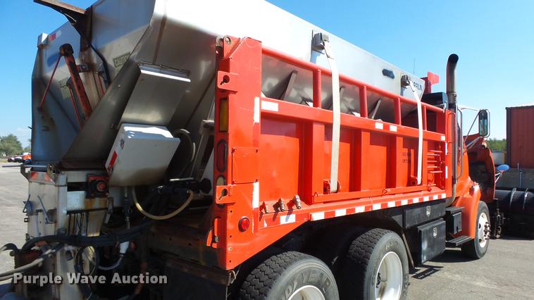 image for item DE7257 2001 Sterling LT7501 dump truck