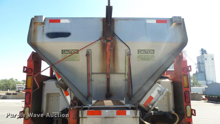 image for item DE7257 2001 Sterling LT7501 dump truck