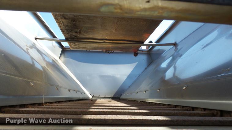 image for item DE7257 2001 Sterling LT7501 dump truck