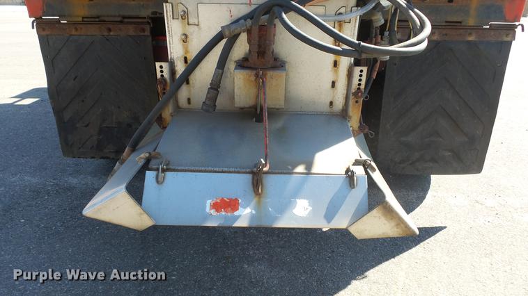 image for item DE7257 2001 Sterling LT7501 dump truck