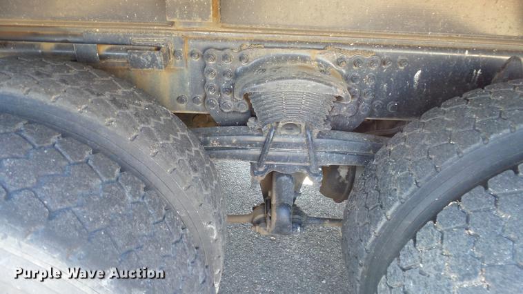 image for item DE7257 2001 Sterling LT7501 dump truck