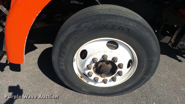 image for item DE7257 2001 Sterling LT7501 dump truck