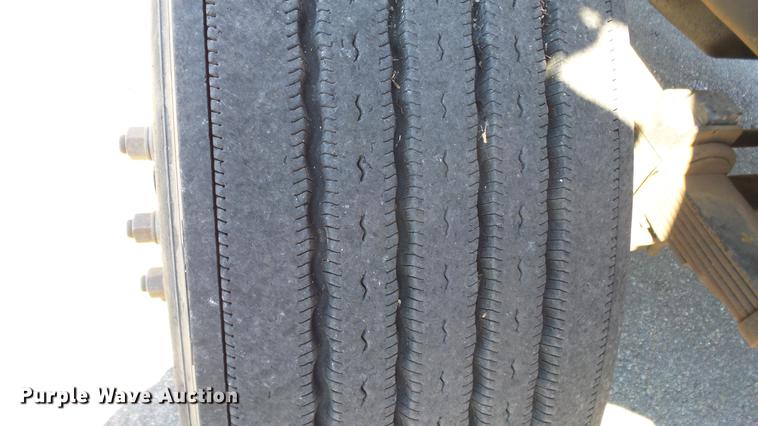 image for item DE7257 2001 Sterling LT7501 dump truck