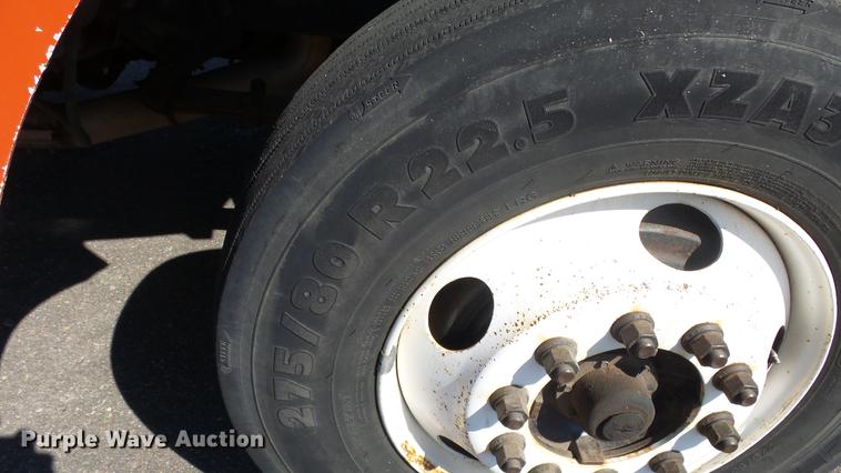 image for item DE7257 2001 Sterling LT7501 dump truck