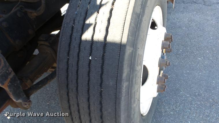 image for item DE7257 2001 Sterling LT7501 dump truck