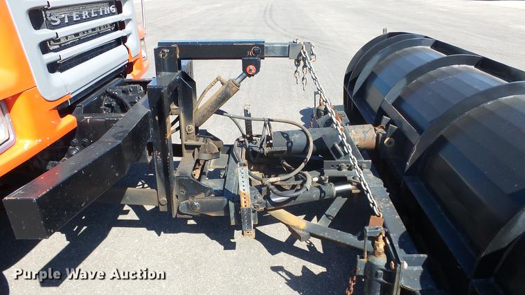 image for item DE7257 2001 Sterling LT7501 dump truck