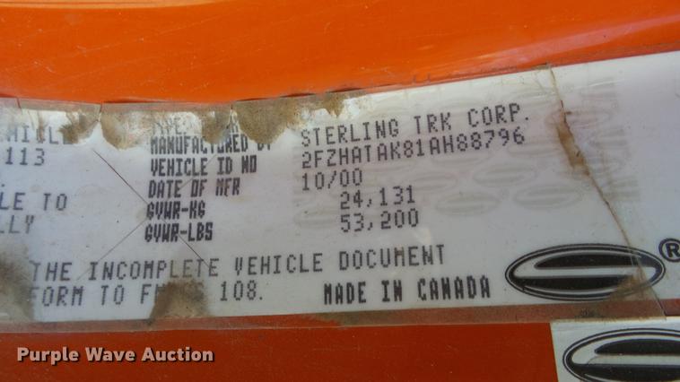 image for item DE7258 2001 Sterling LT7501 dump truck