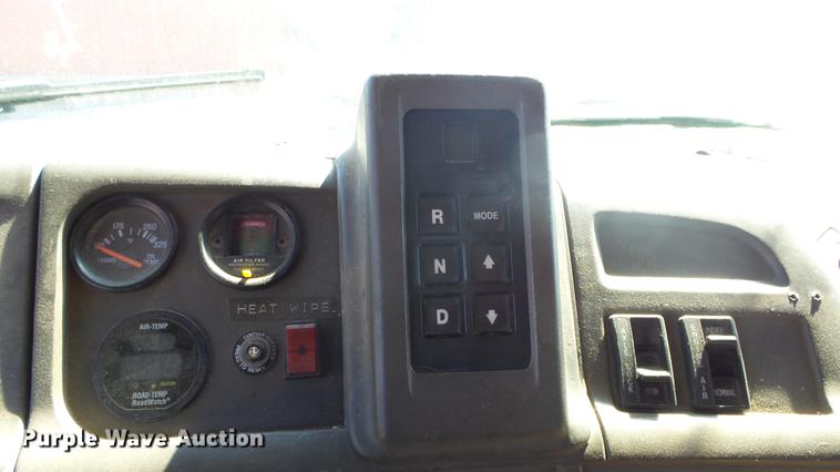 image for item DE7258 2001 Sterling LT7501 dump truck