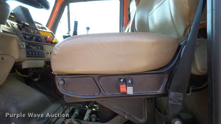 image for item DE7258 2001 Sterling LT7501 dump truck