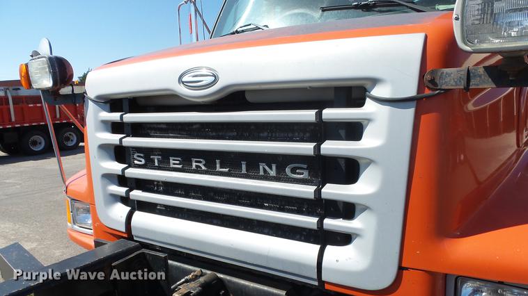 image for item DE7258 2001 Sterling LT7501 dump truck