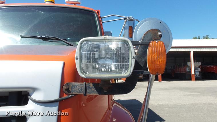 image for item DE7258 2001 Sterling LT7501 dump truck