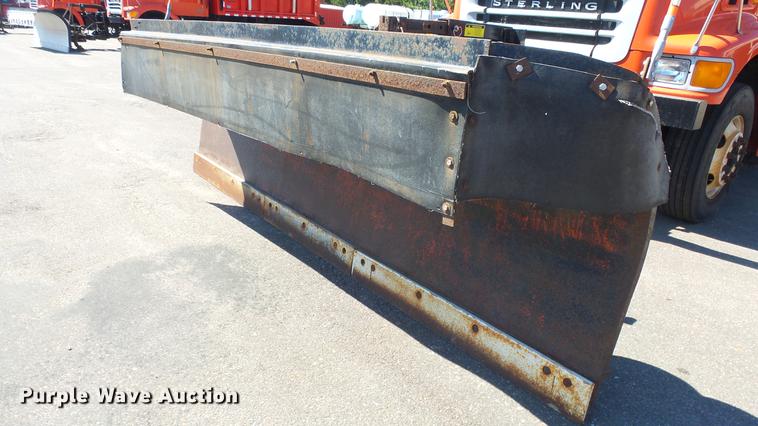 image for item DE7258 2001 Sterling LT7501 dump truck