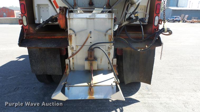 image for item DE7258 2001 Sterling LT7501 dump truck