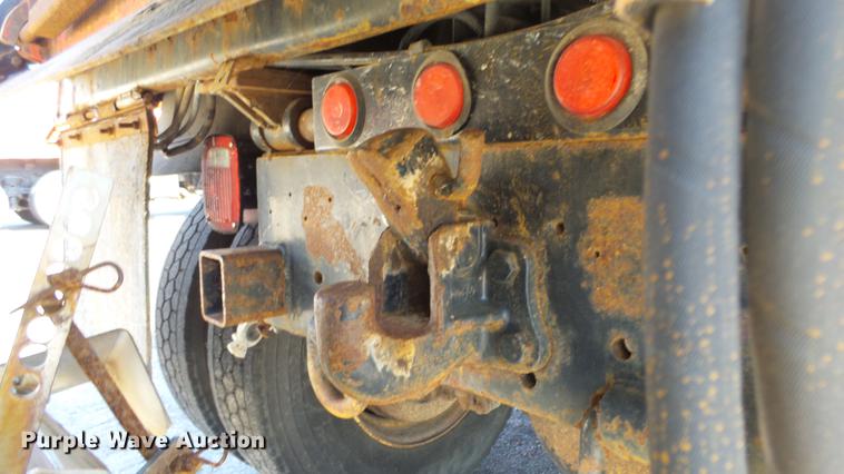 image for item DE7258 2001 Sterling LT7501 dump truck