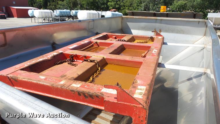 image for item DE7258 2001 Sterling LT7501 dump truck