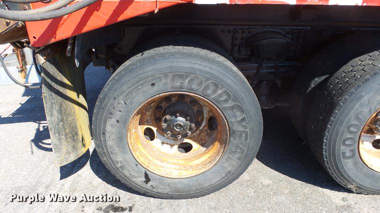 image for item DE7258 2001 Sterling LT7501 dump truck