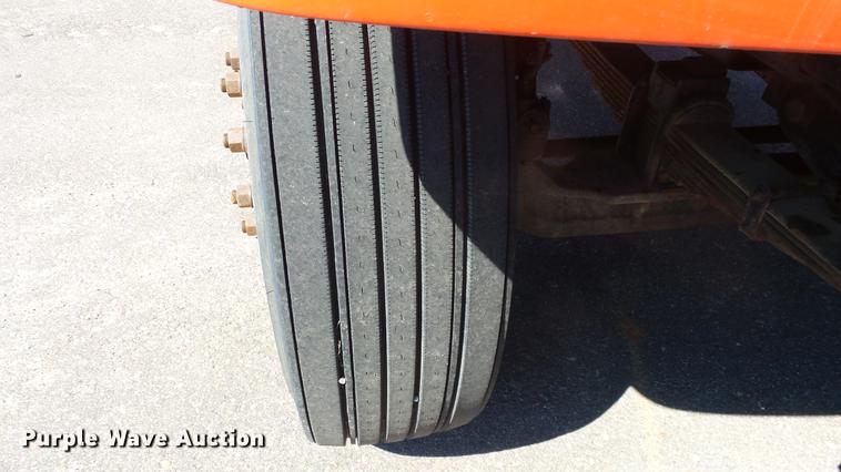 image for item DE7258 2001 Sterling LT7501 dump truck