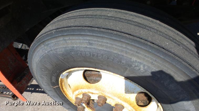 image for item DE7258 2001 Sterling LT7501 dump truck