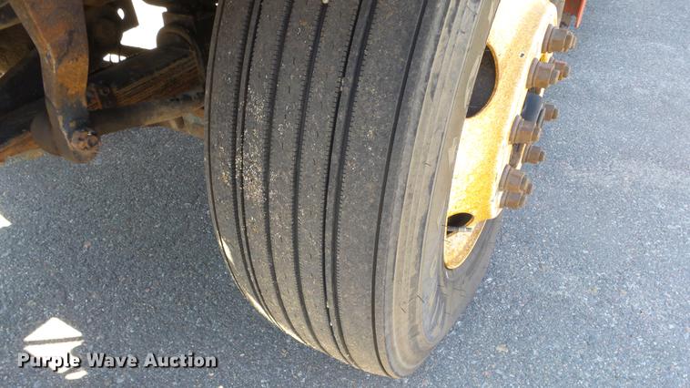 image for item DE7258 2001 Sterling LT7501 dump truck