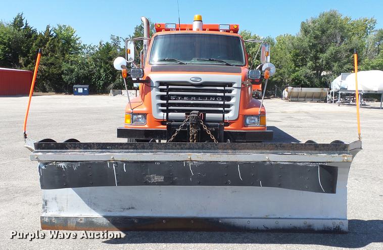 image for item DE7259 2001 Sterling LT7501 dump truck