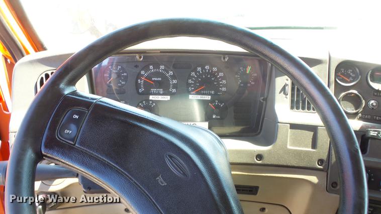 image for item DE7259 2001 Sterling LT7501 dump truck