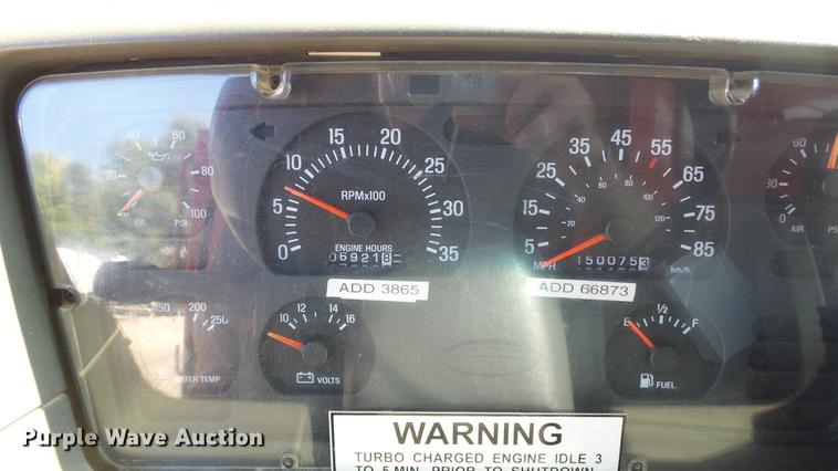 image for item DE7259 2001 Sterling LT7501 dump truck