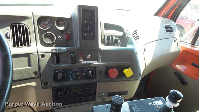 image for item DE7259 2001 Sterling LT7501 dump truck