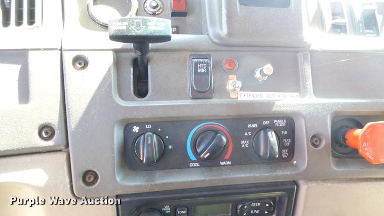 image for item DE7259 2001 Sterling LT7501 dump truck