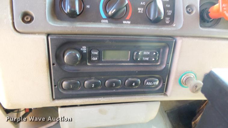 image for item DE7259 2001 Sterling LT7501 dump truck