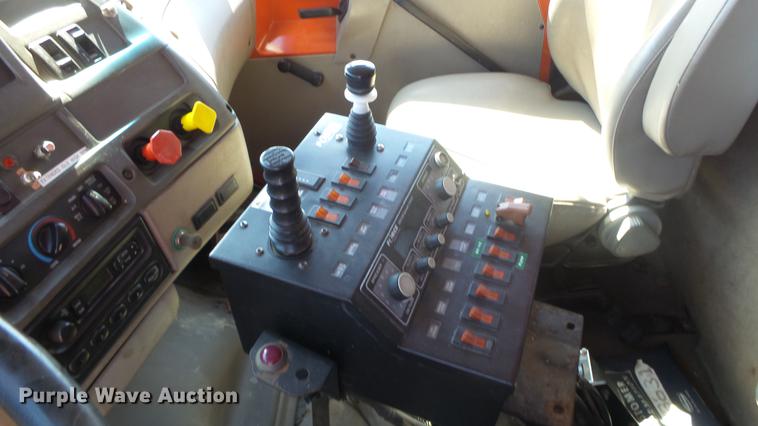 image for item DE7259 2001 Sterling LT7501 dump truck