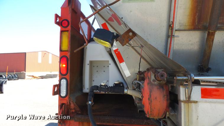 image for item DE7259 2001 Sterling LT7501 dump truck